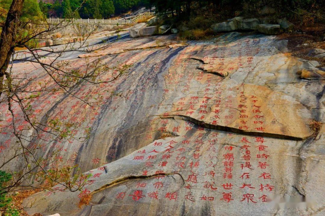 装修上是先敷设电线槽盒还是抹灰